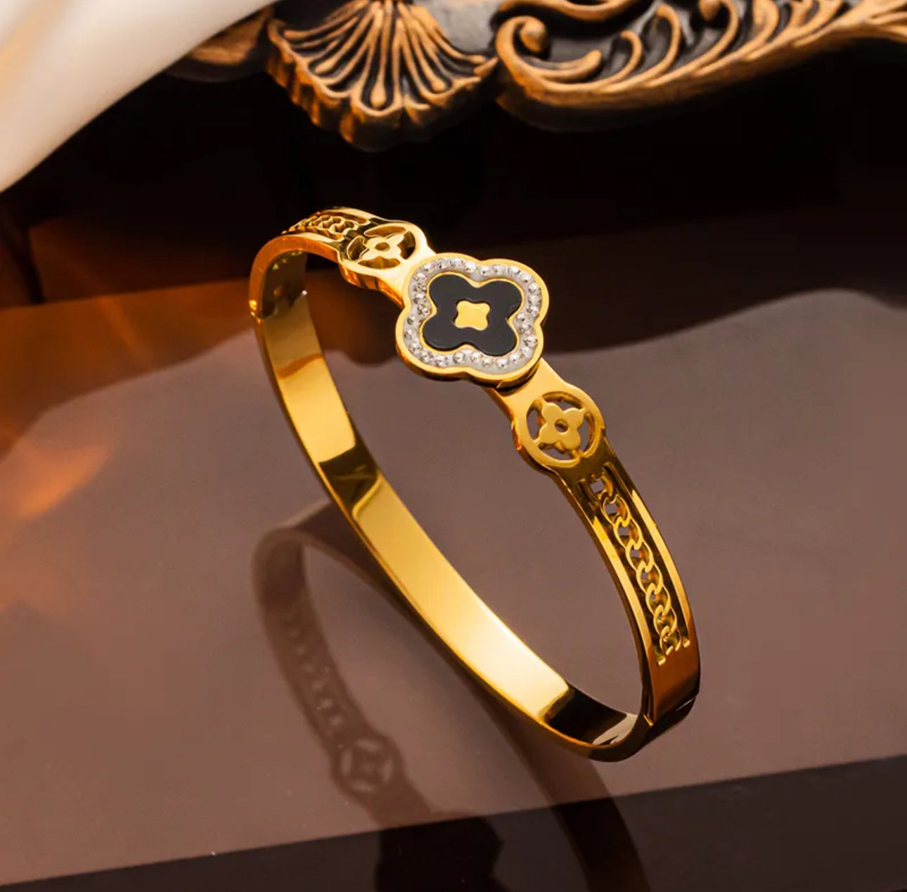 Modern style black flower golden bracelet 304 stainless steel 18k gold plated