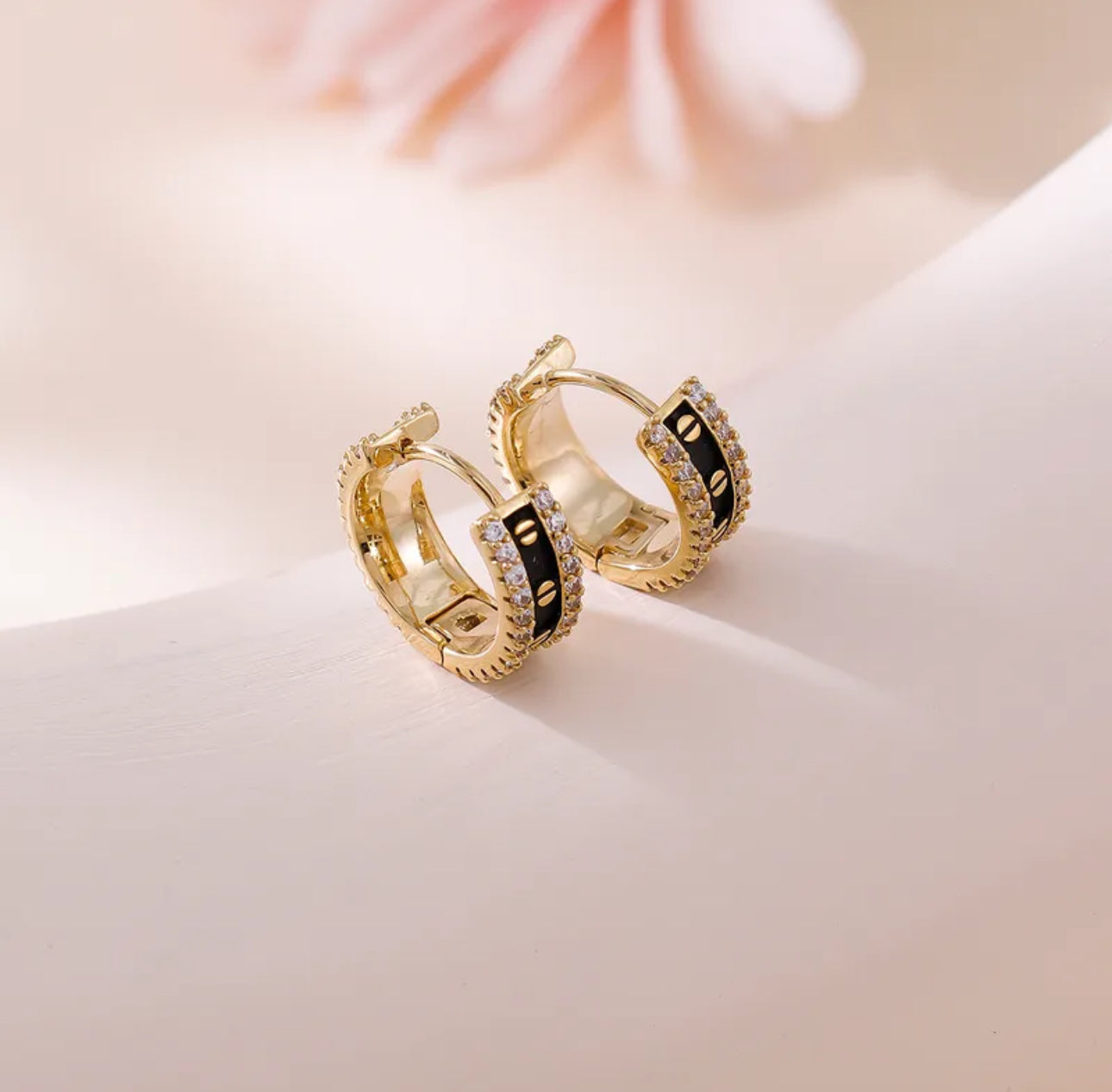 Fashionable hollow out hoops earrings 304 stainless steel 18k gold plated