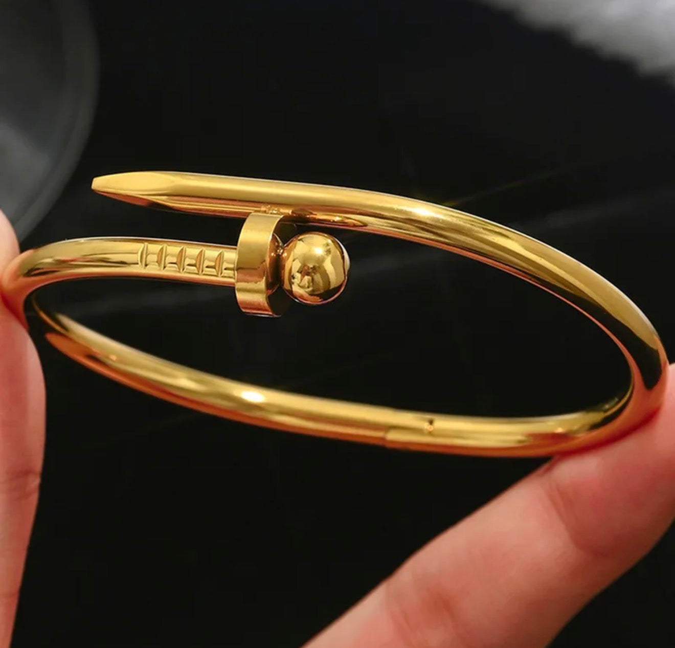 Luxury Nail Bracelet – 18K Gold Plated Stainless Steel