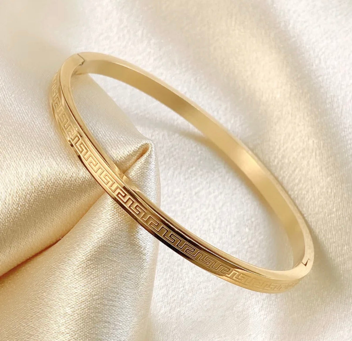 Traditional Gold look Bangle✨18k gold plated stainless steel