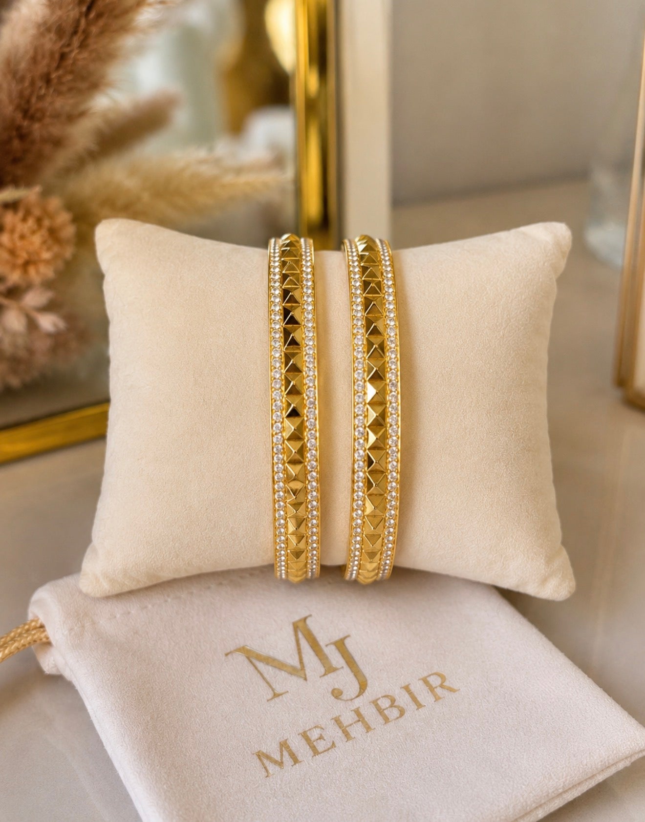 Royal Pyramid Gold Bangles real gold look stainless 18k gold plated (one)