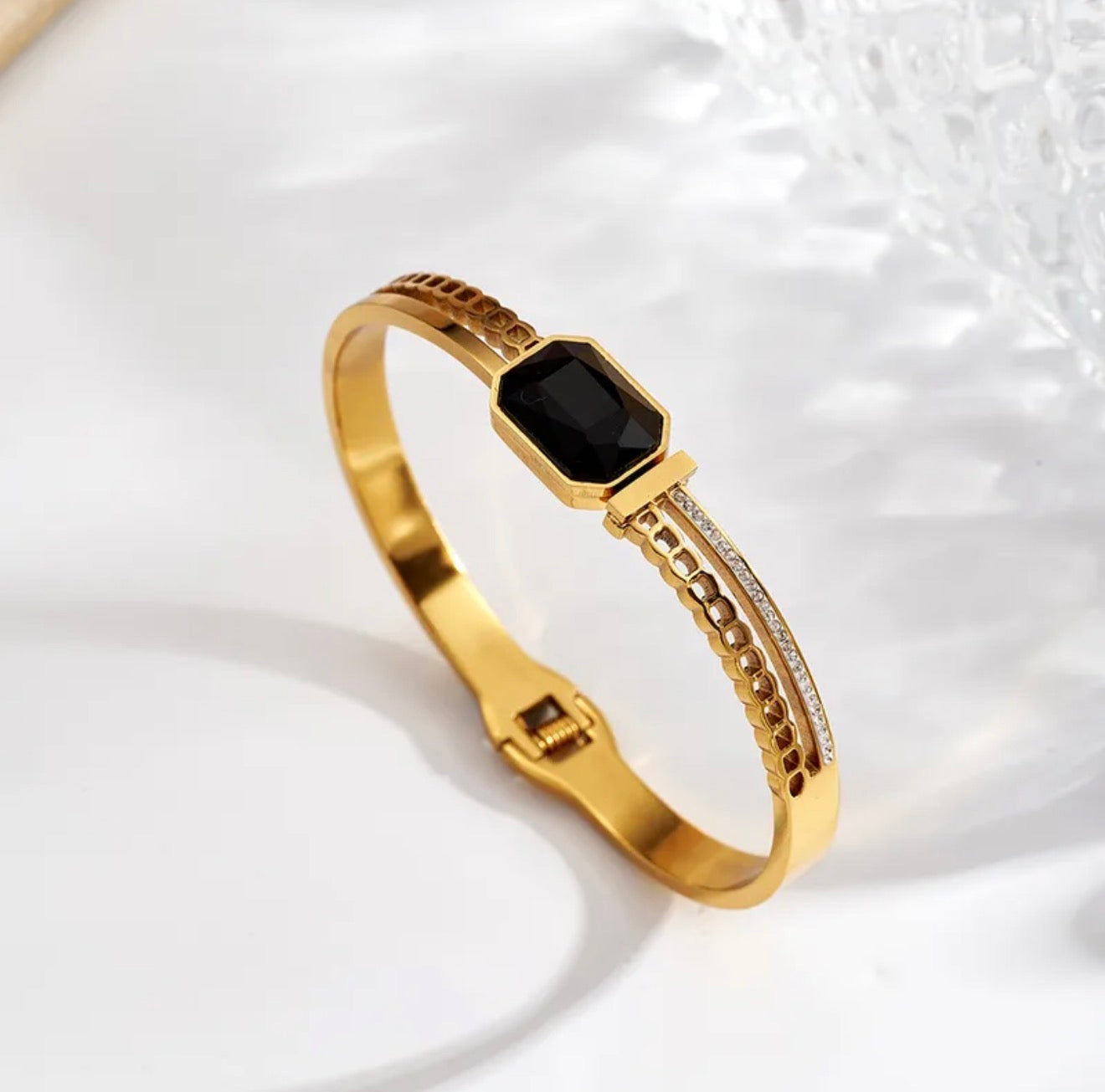 Black Empress Bracelet with shiny black stone stainless 18k gold plated