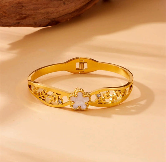 Royal Clover Cutwork Kada stainless 18k gold plated