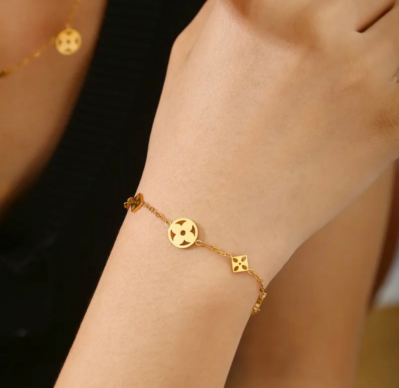 Lv style luxurious set 18k gold plated stainless steel