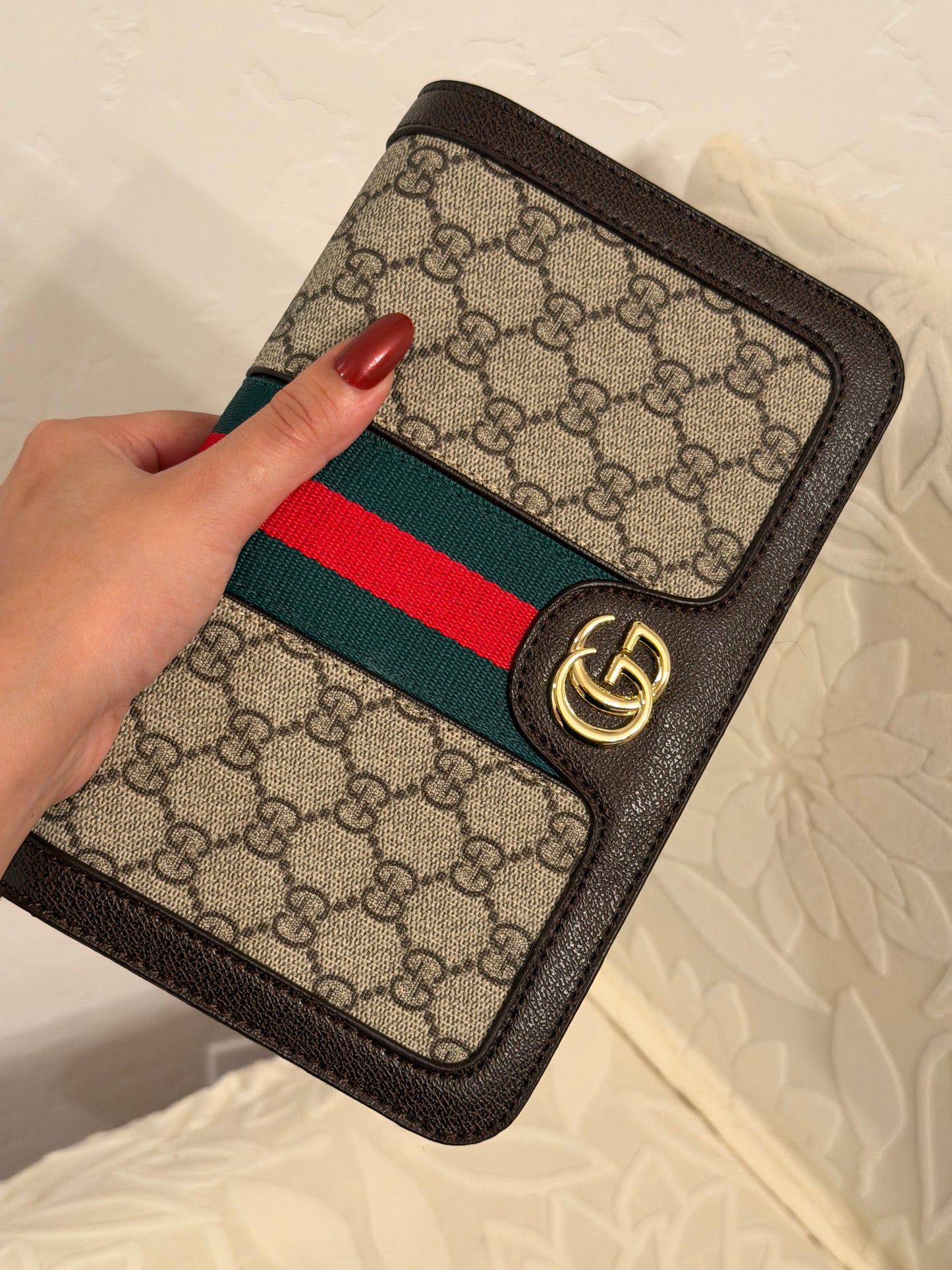 Gucci bag with sling and style as clutch– Luxury Finish – Trendy Style
