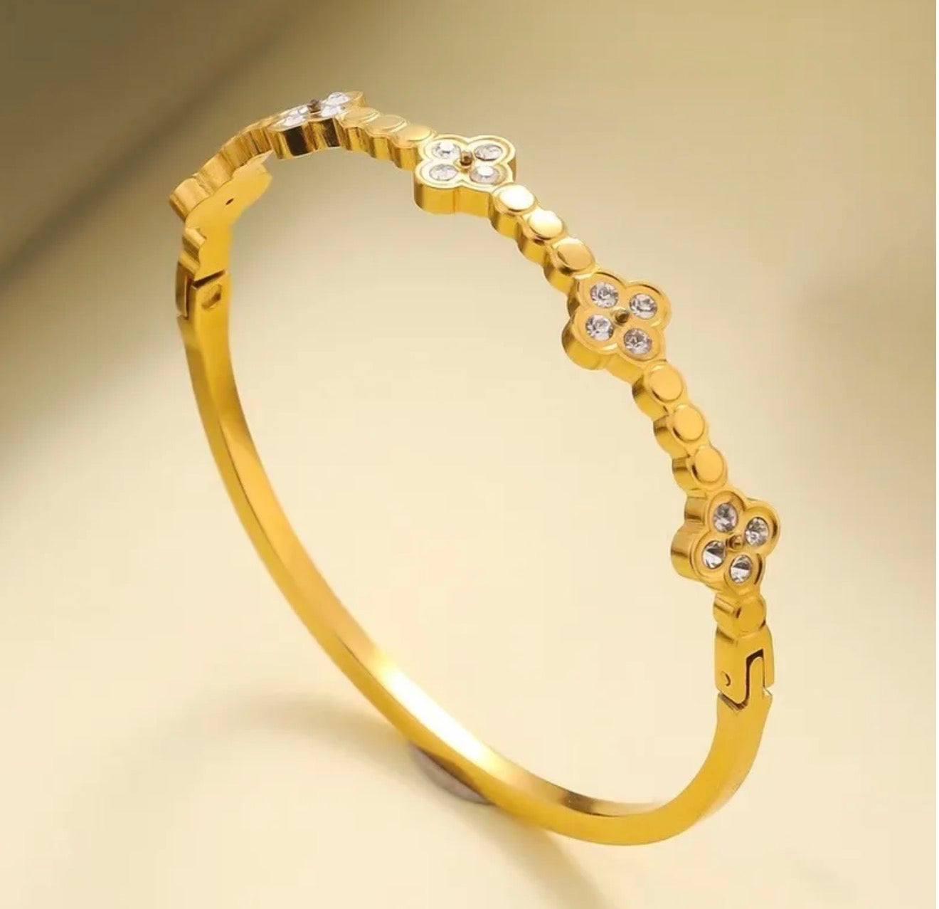 Gold Diamond Clover Bangles ✨18k gold plated stainless (two)