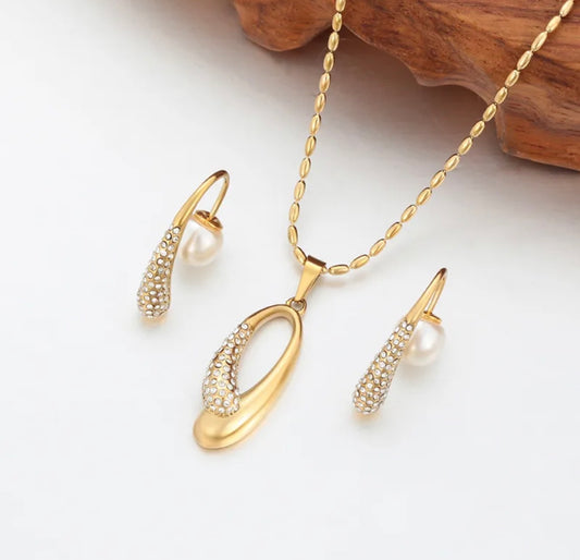 Soft Shine Pearl set 18k gold plated stainless