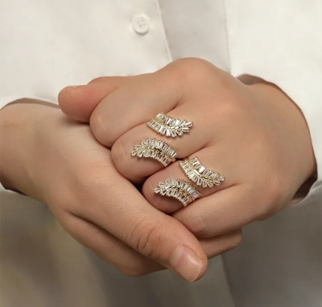 Vintage style white stones 18k gold plated ring