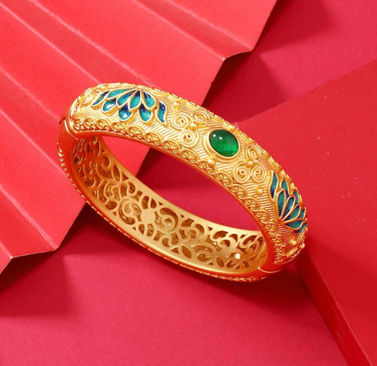 Royal look super elegant bangle stainless 18k gold plated (two)