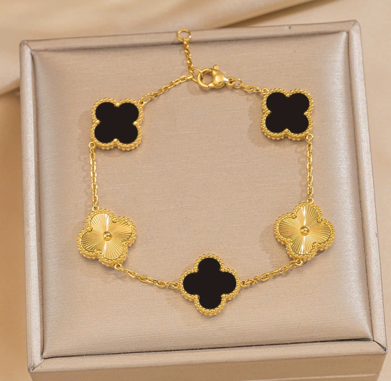Four leaf clover gold black 304 stainless steel 18k gold plated