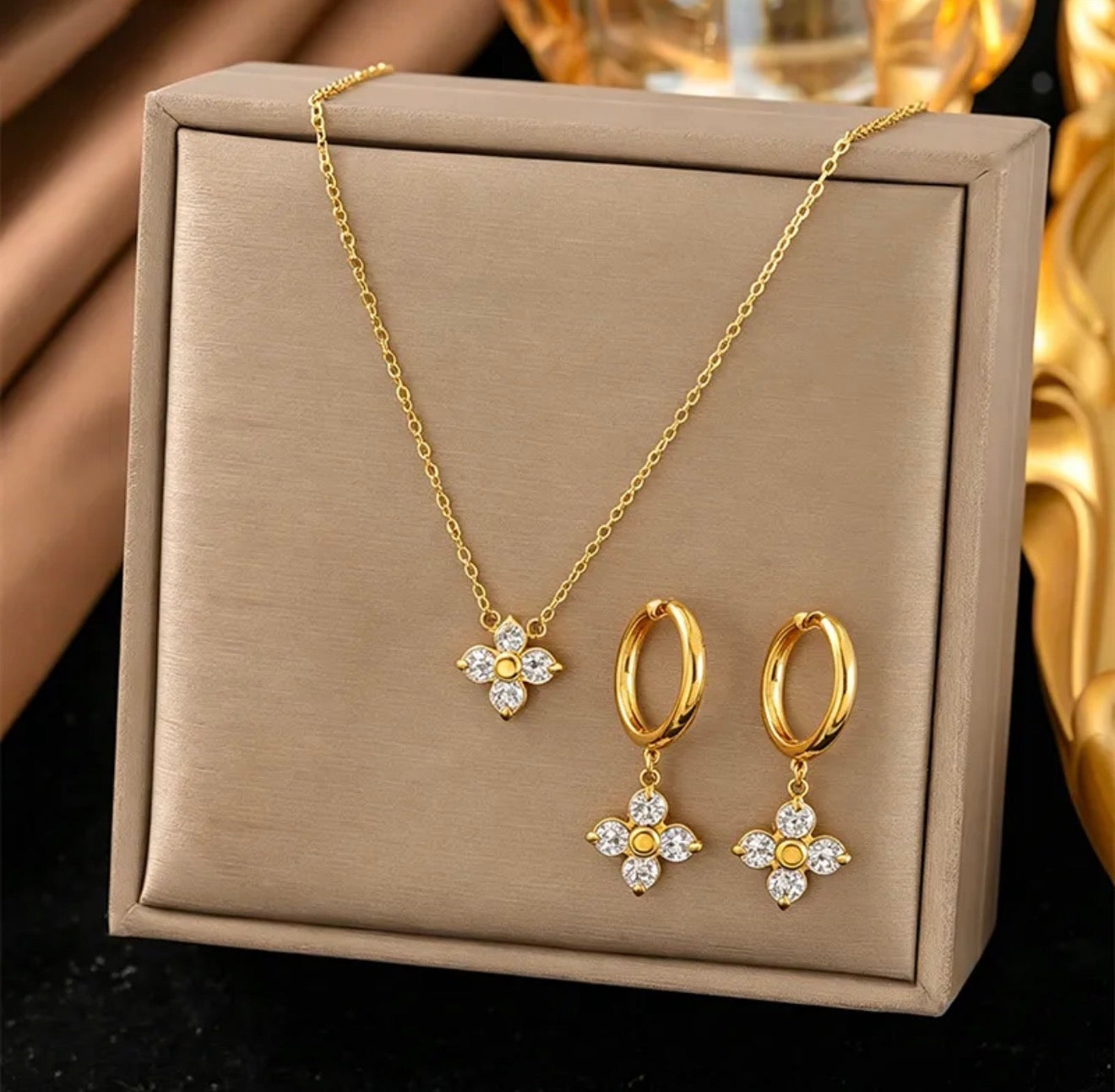 Four Petal Sparkle Set✨18k gold plated stainless