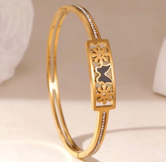 Petal Lace Bracelet elegant looking 18k gold plated stainless steel
