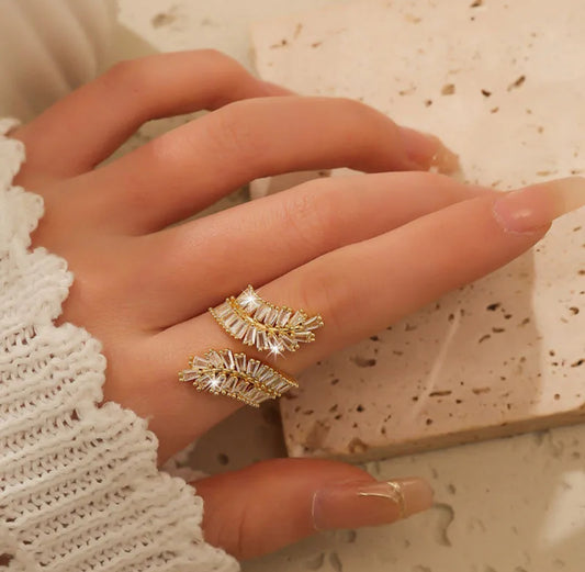 Vintage style white stones 18k gold plated ring