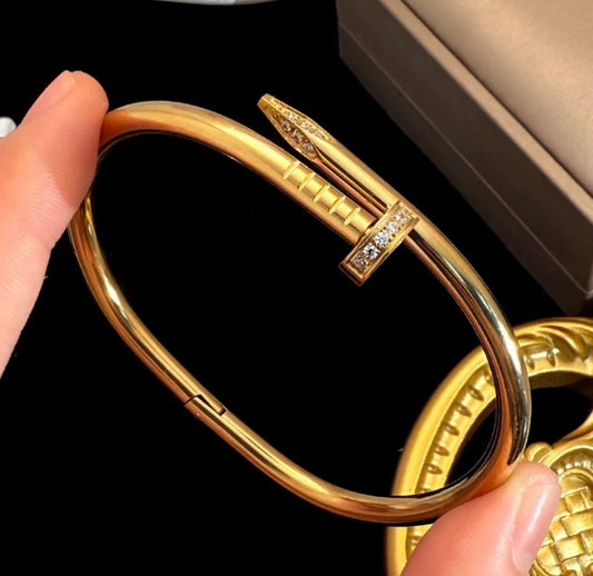 Luxury Nail Bracelet – 18K Gold Plated Stainless Steel