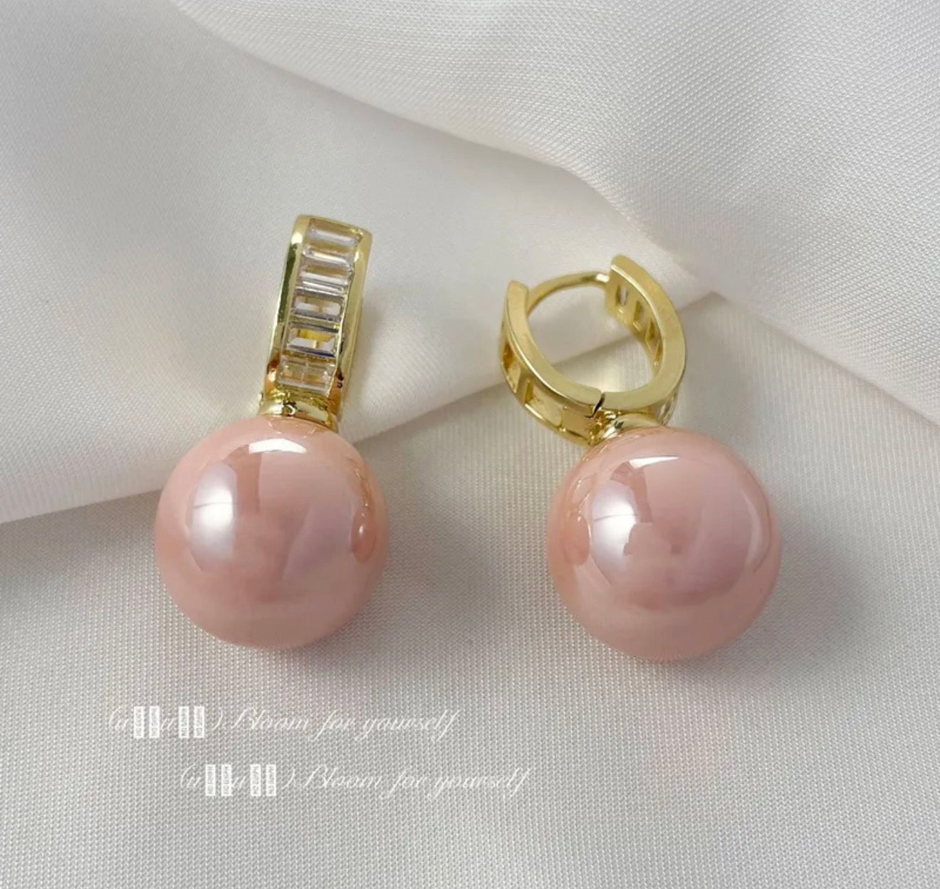 Soft Blush Pearl Shine Earrings in premium look