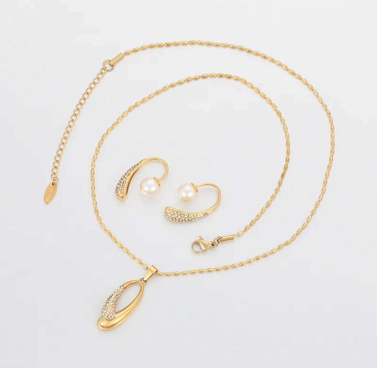 Soft Shine Pearl set 18k gold plated stainless