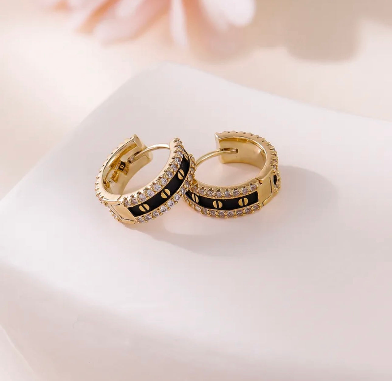 Fashionable hollow out hoops earrings 304 stainless steel 18k gold plated