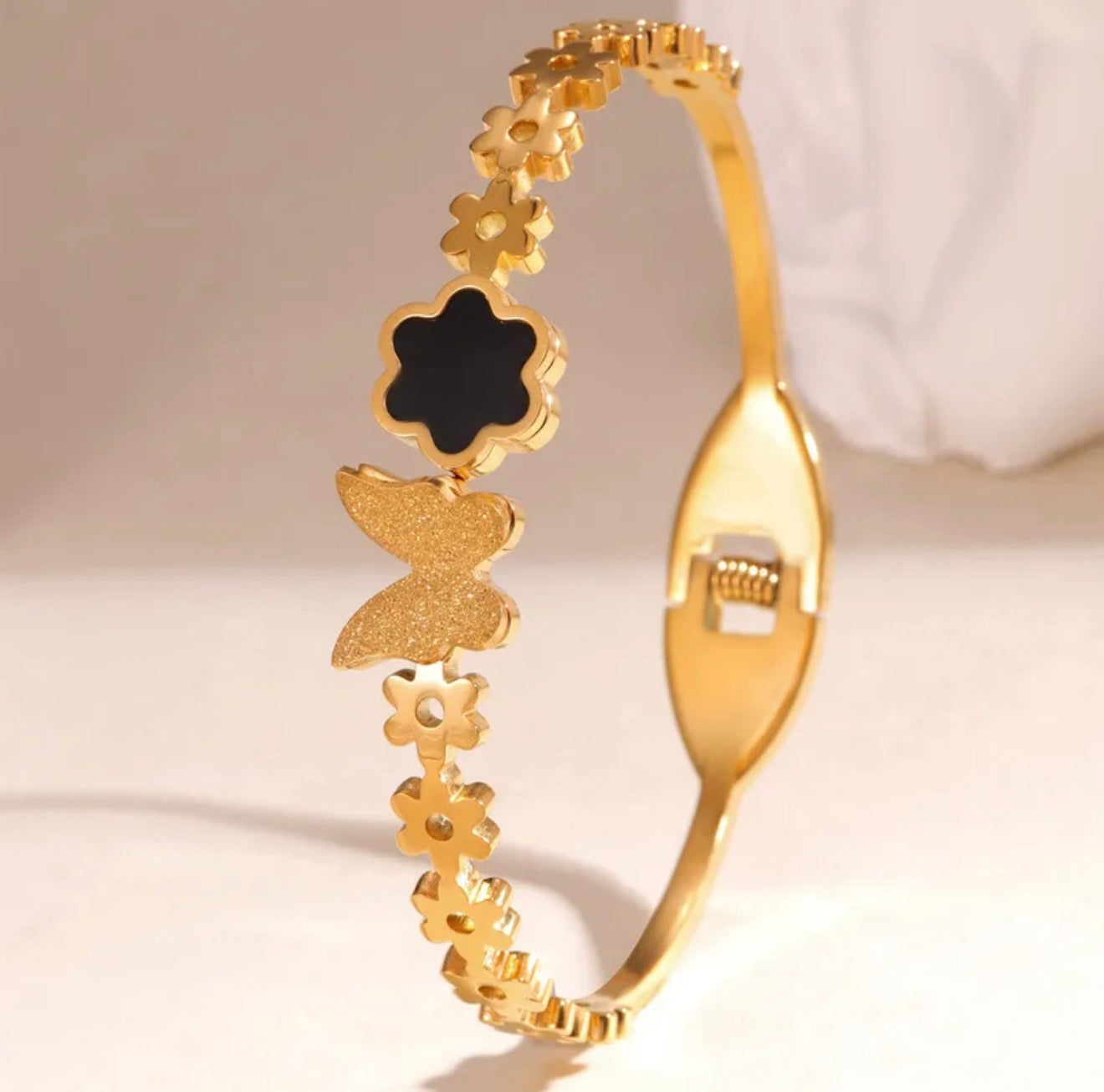 Iconic Floral Butterfly Gold 18k gold plated stainless steel bracelet
