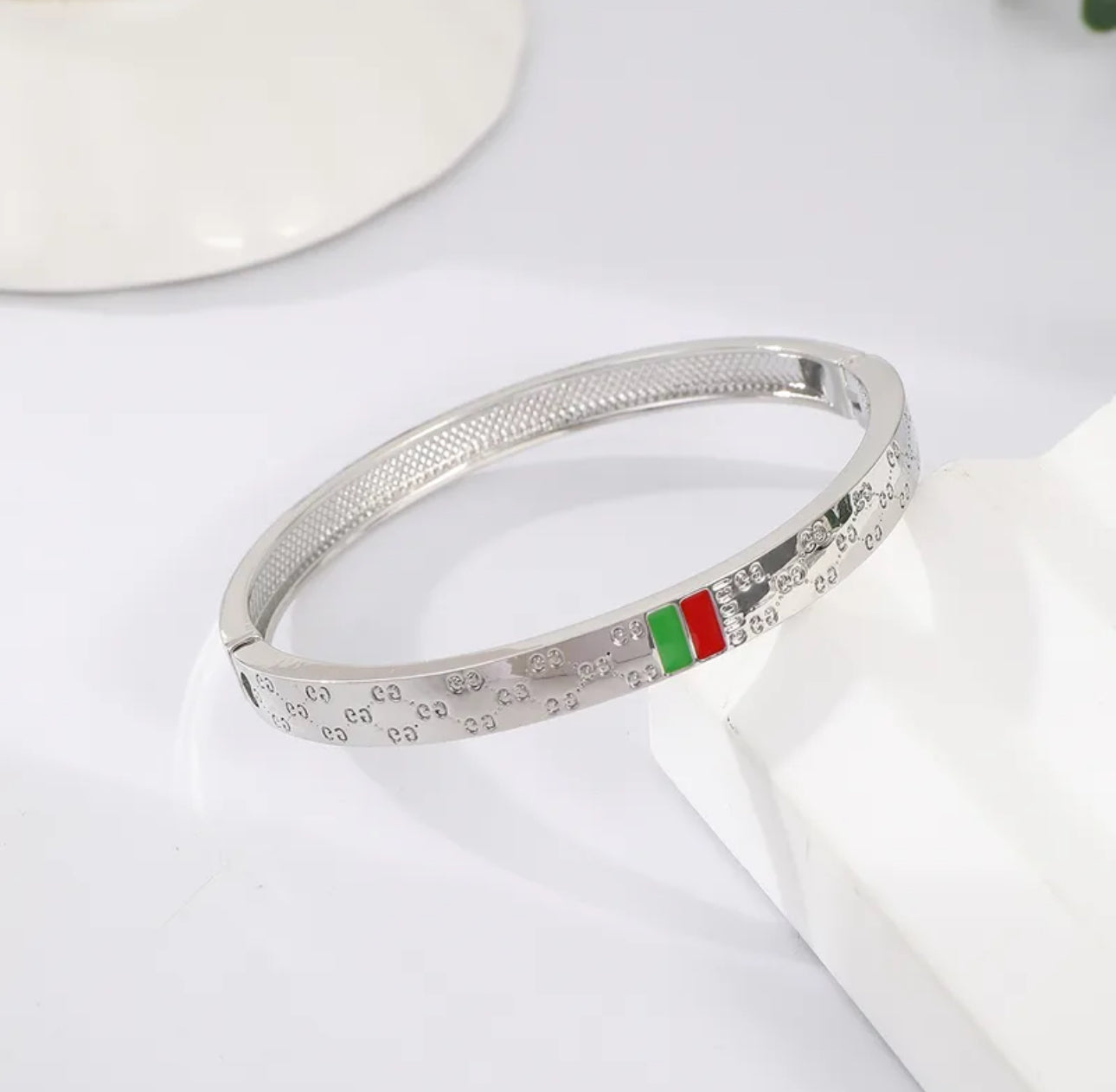 Luxurious gucci bracelet stainless steel