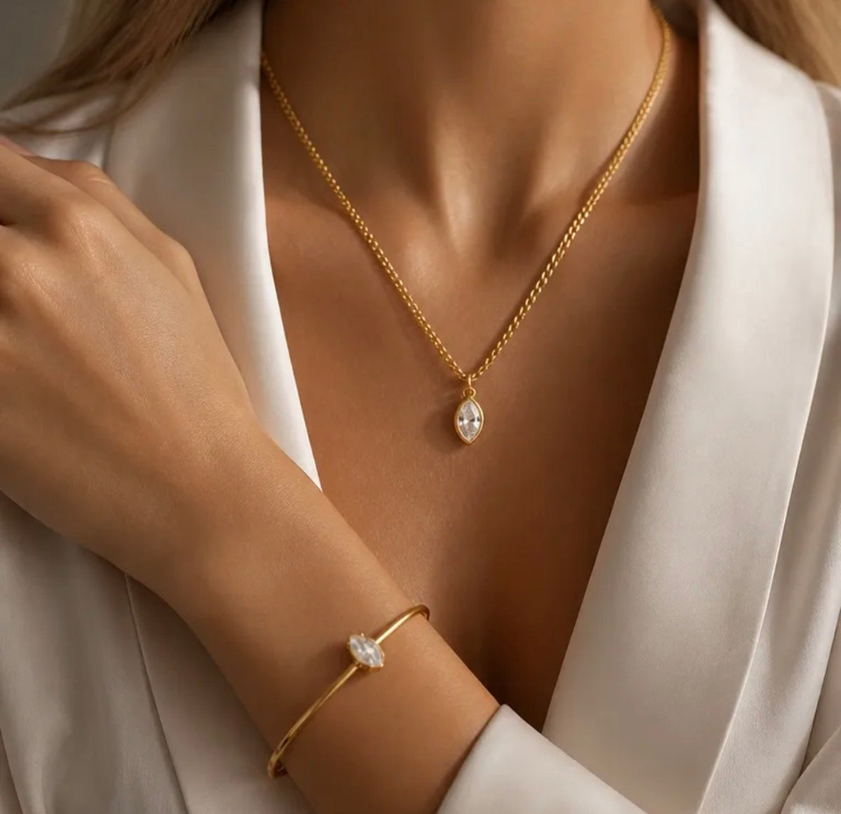 Crystal Kiss Jewelry Set ✨perfect for daily wear 18k gold plated 316L stainless steel
