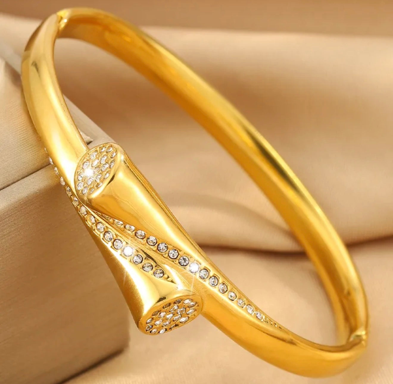 Aurelian Nail Gold Luxe Bangle 18k gold plated stainless