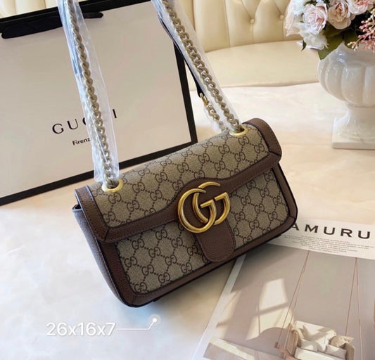 Gucci classic sling bag in perium quality