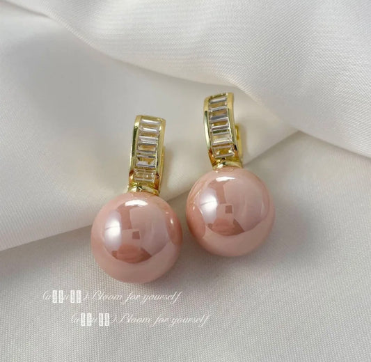 Soft Blush Pearl Shine Earrings in premium look