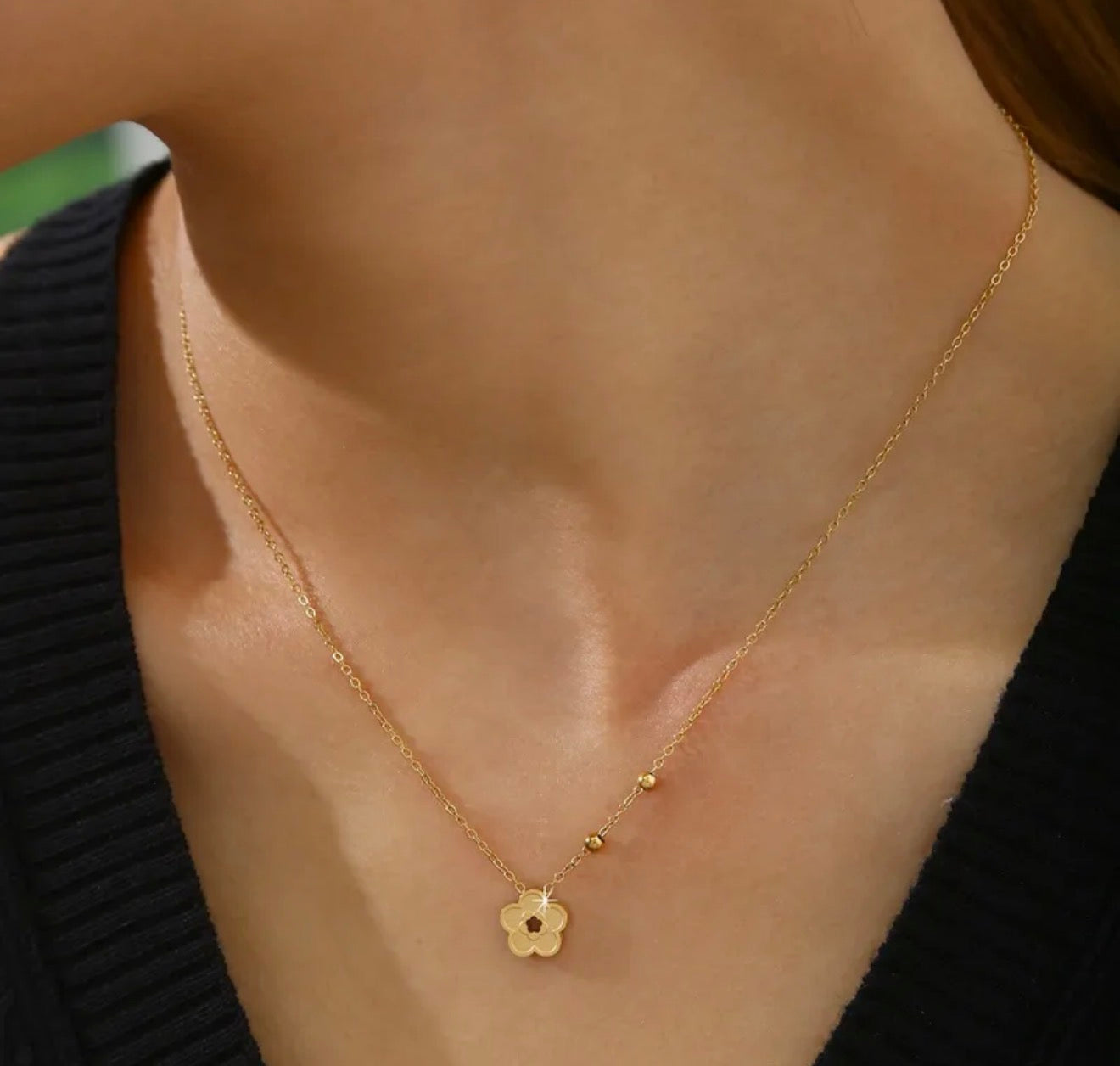 Tiny Flower Glow Necklace 304 stainless steel 18k gold plated
