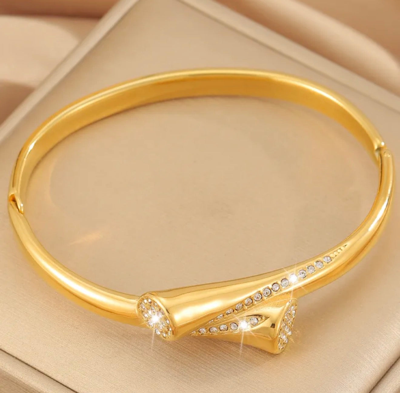 Aurelian Nail Gold Luxe Bangle 18k gold plated stainless