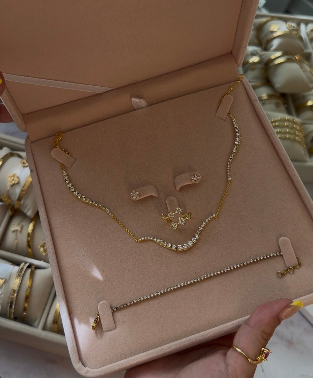 Golden Curve Tennis Jewelry Set ✨18 k gold plated stainless (necklace,earrings)