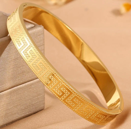Versa Royale Greek Key Bangle 18k gold plated stainless