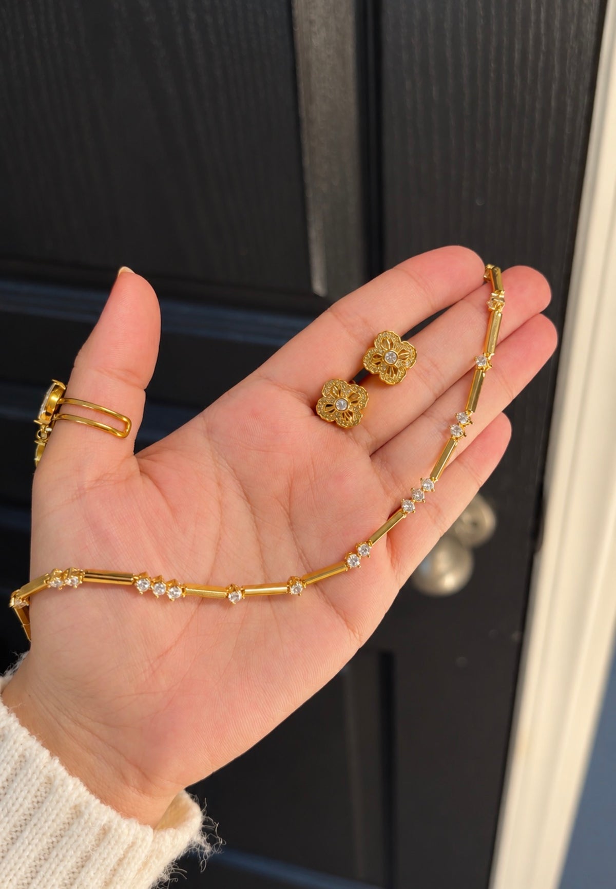 Dainty Gold Crystal Necklace & Flower Stud Earrings Set ✨in perium quality (real gold look)