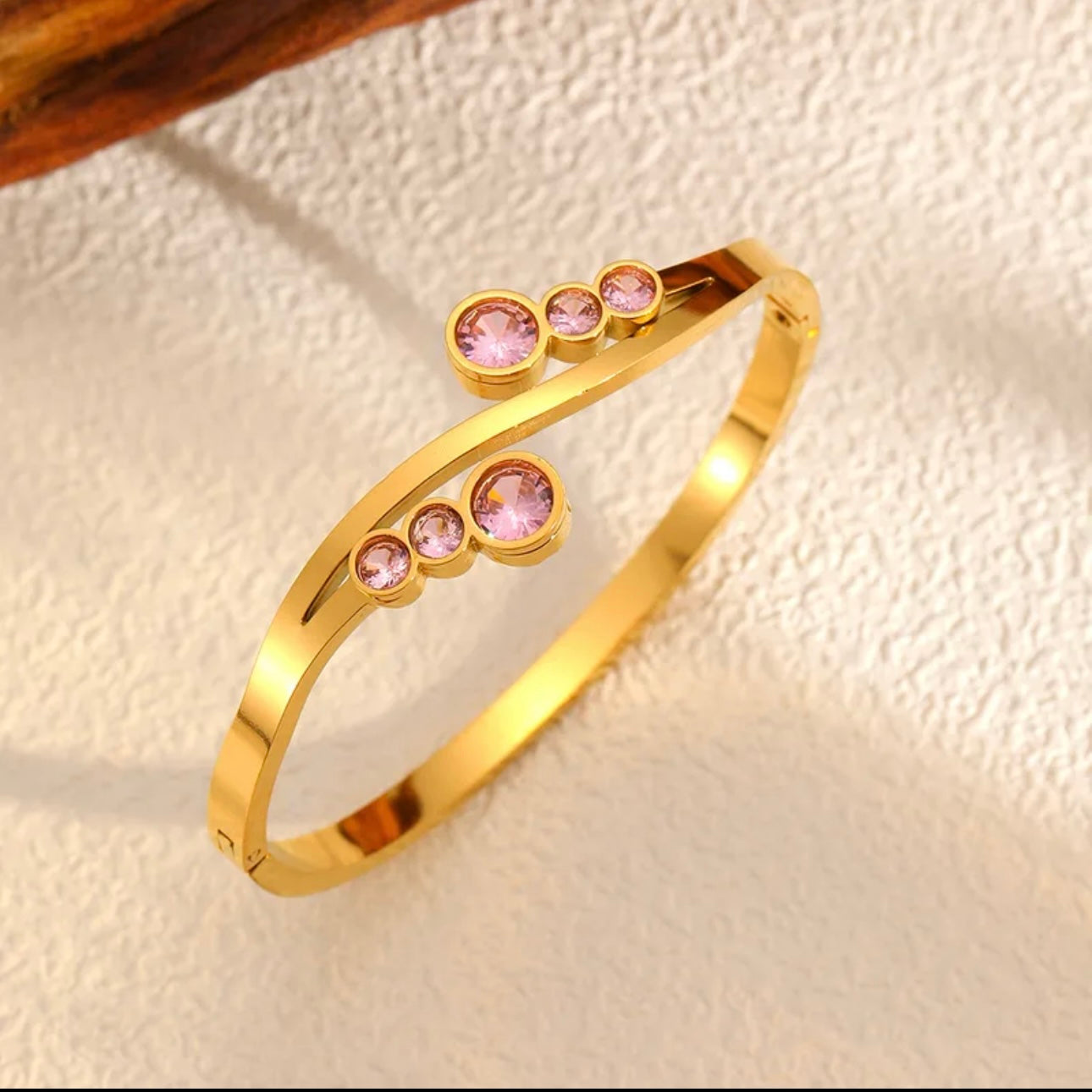 Vintage style 304 stainless steel 18k gold plated bracelet