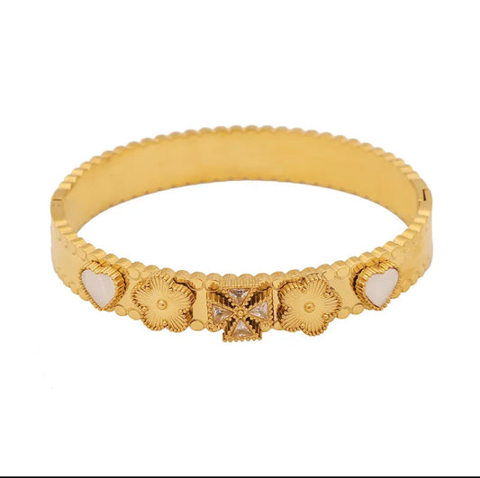 Luxurious looking elegant bracelet 304 stainless steel 18k gold plated