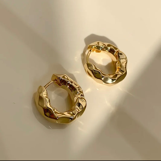 Classic style simple earrings