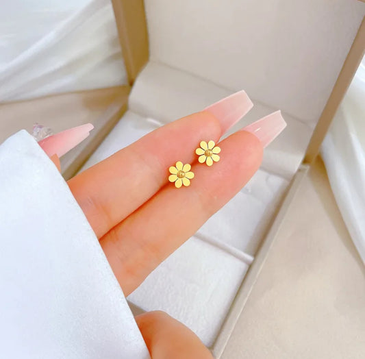 Cute little flower earrings