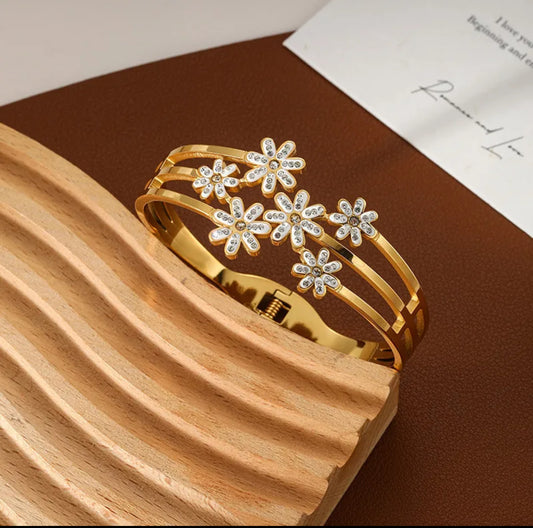 Blossom Charm Bangle 304 stainless steel 18k gold plated