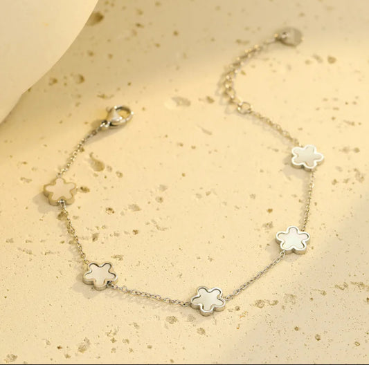Elegant Clover Charm Silver Bracelet