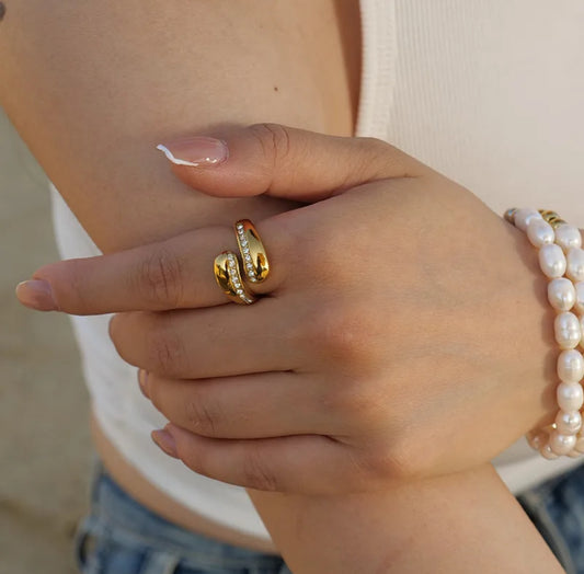 Elegant huge ring 18k gold plated