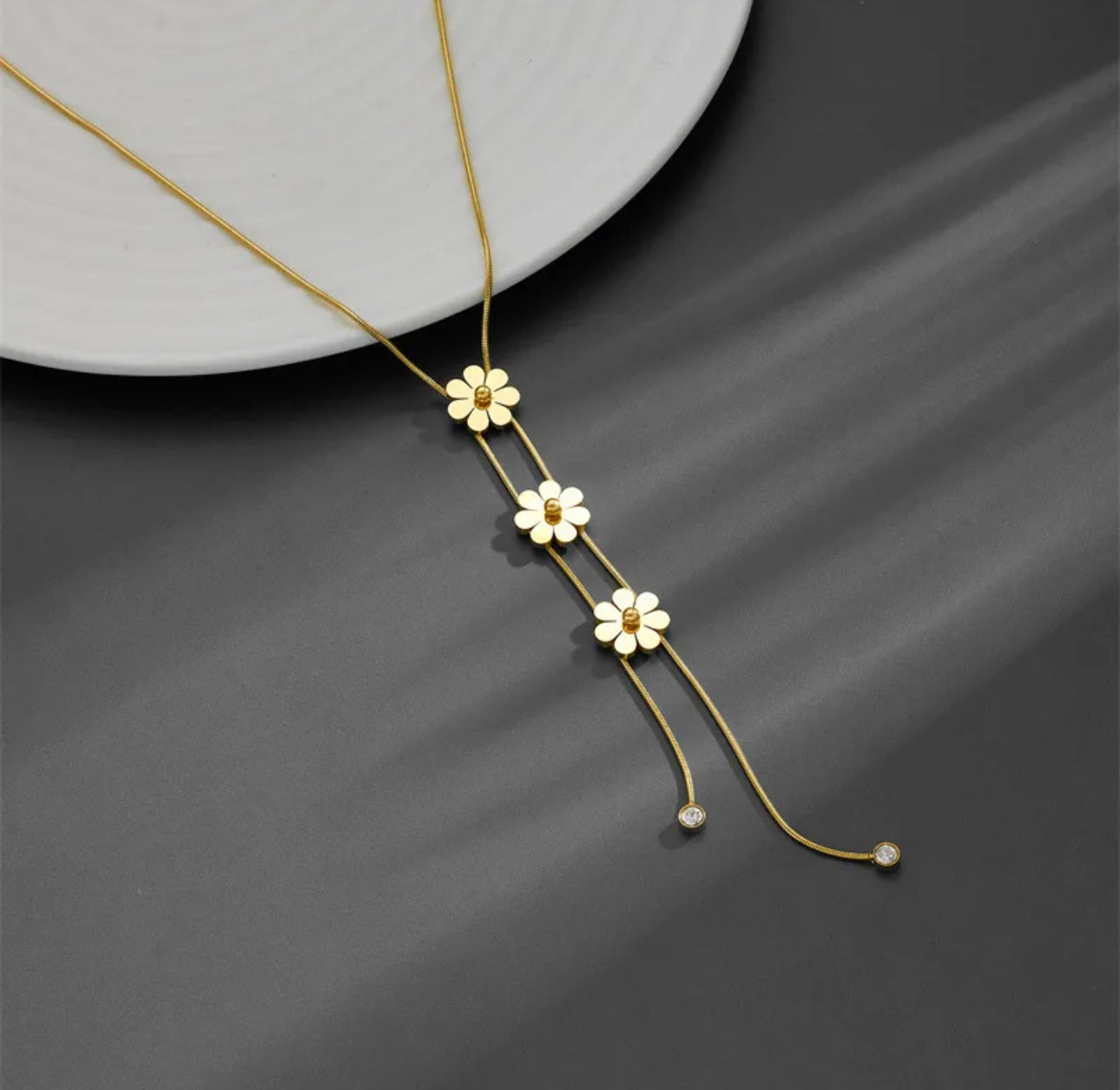 Elegant flowers chain 18k gold plated