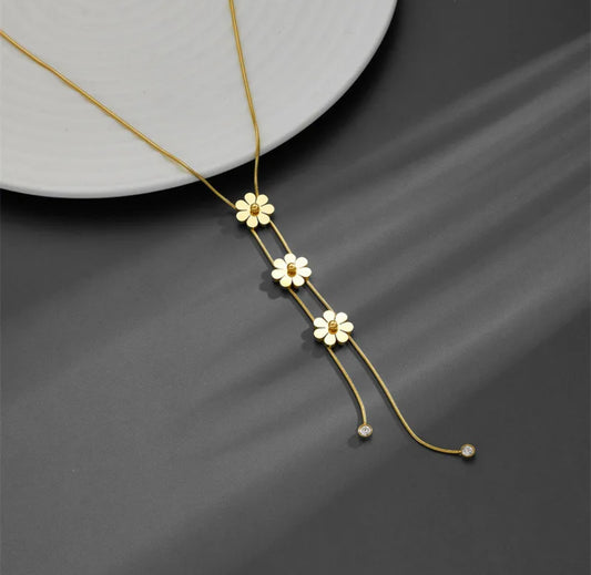 Elegant flowers chain 18k gold plated