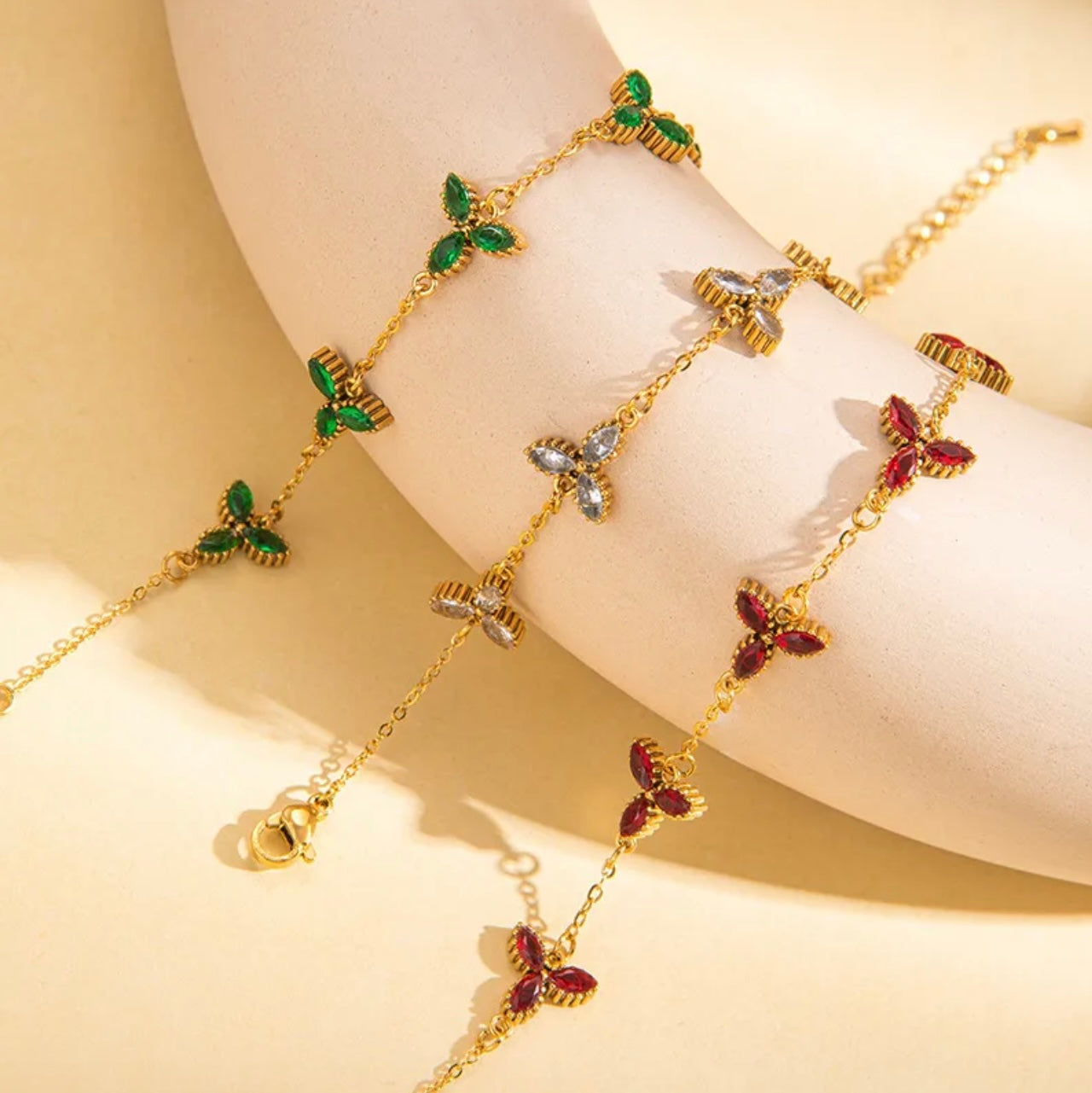 Simple flowers chains bracelet 18k gold plated