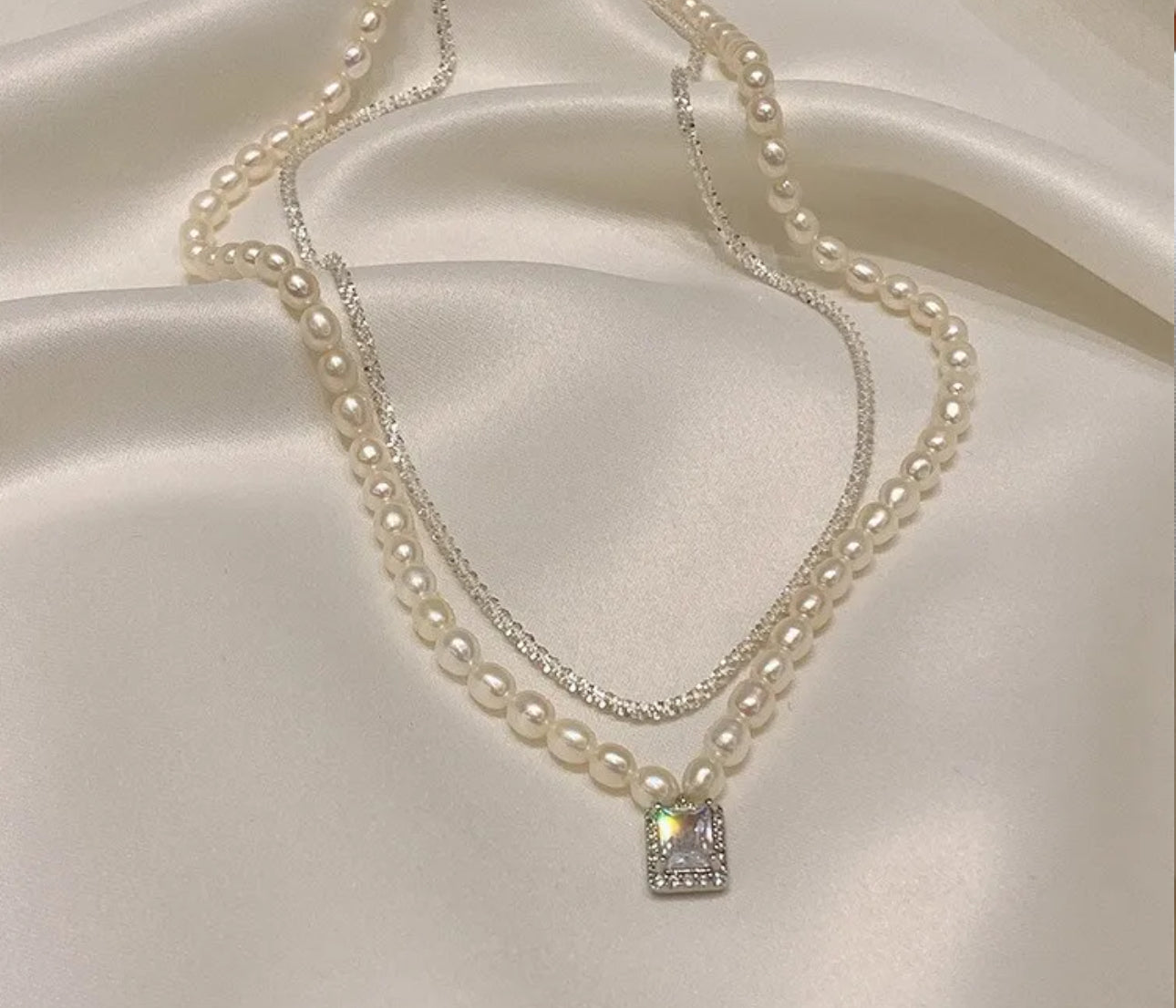 Retro light luxury two piece necklace