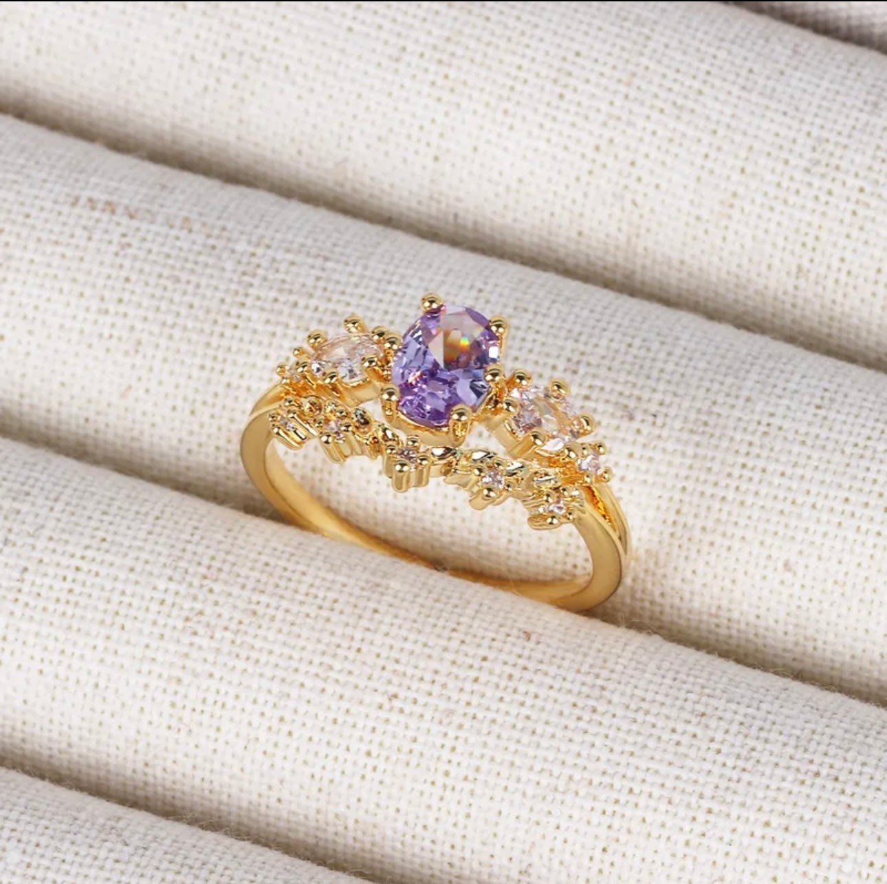 Golden purple elegant ring