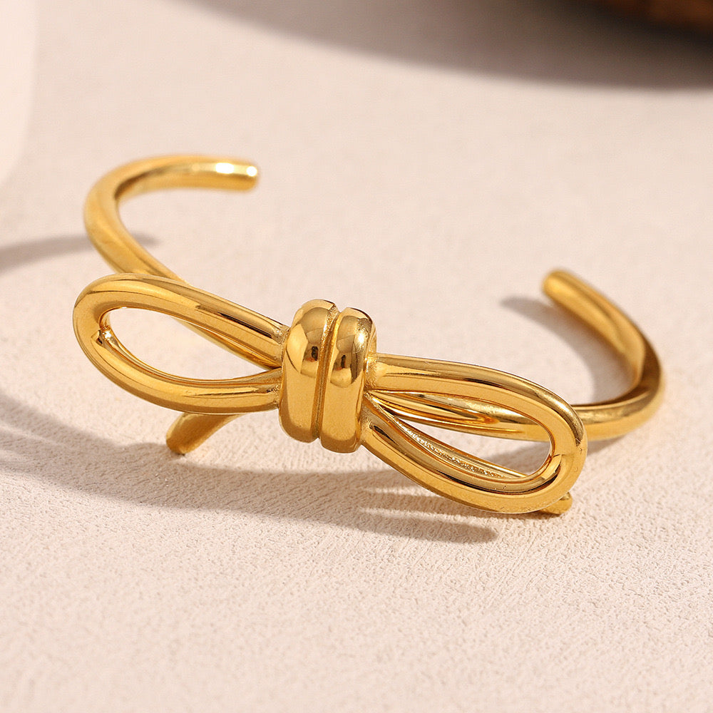 Twist of Elegance